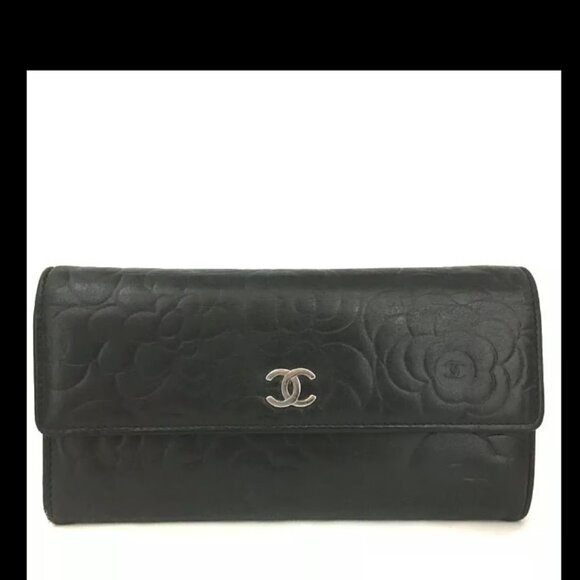 AUTHENTIC CHANEL CAMELLIA CC LOGO LEATHER LONG WALLET - Picture 1 of 13